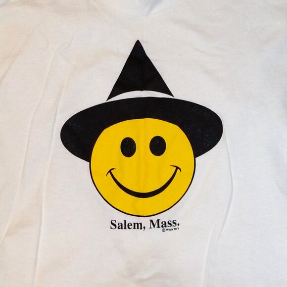 Vintage White Smiley Face with Witch Hat T-shirt from Salem, Mass – Size Medium - Picture 2 of 7